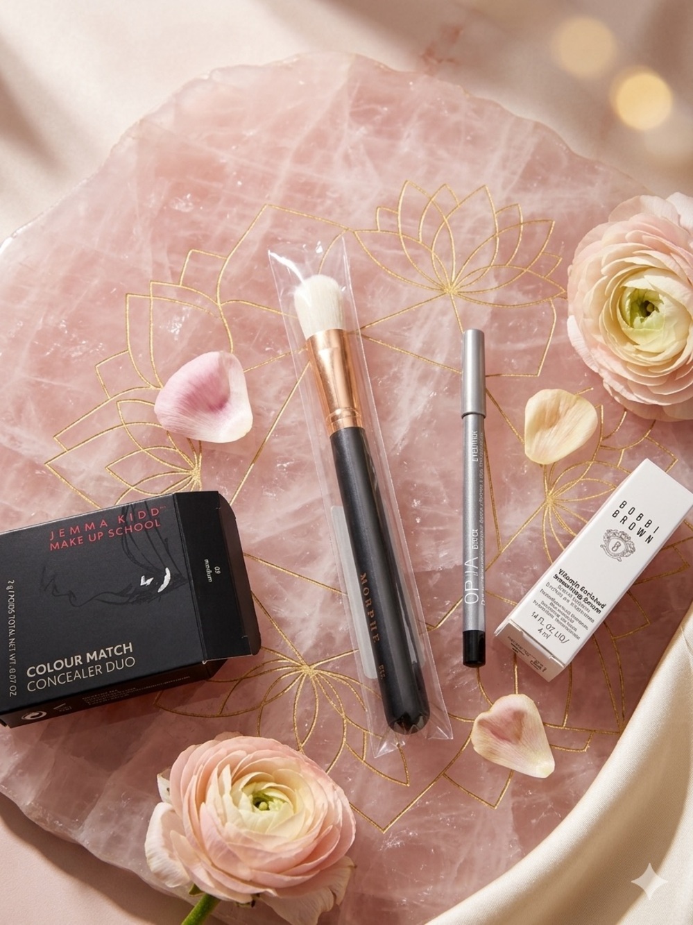 Morphe Soft Blending Brush, contour , black eyeliner, and Bobby brown skin care